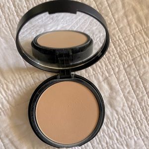 bareMinerals Barepro Powder Foundation Light 20 Warm